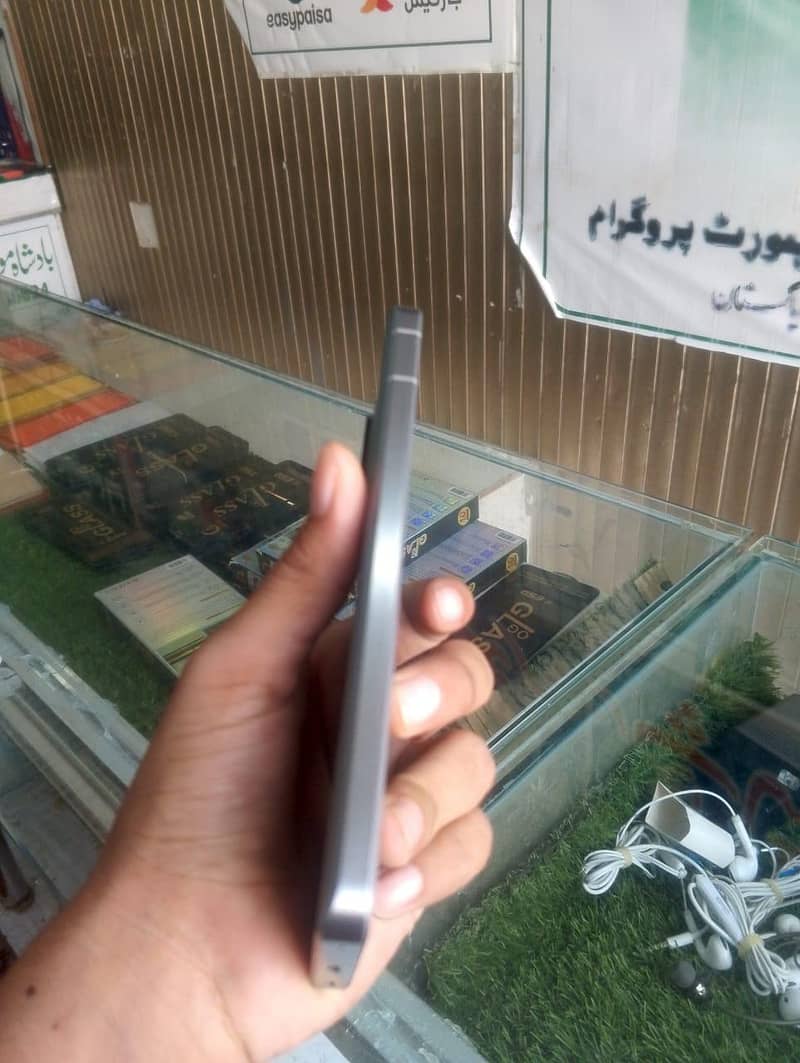Sharp Aquos R7 3
