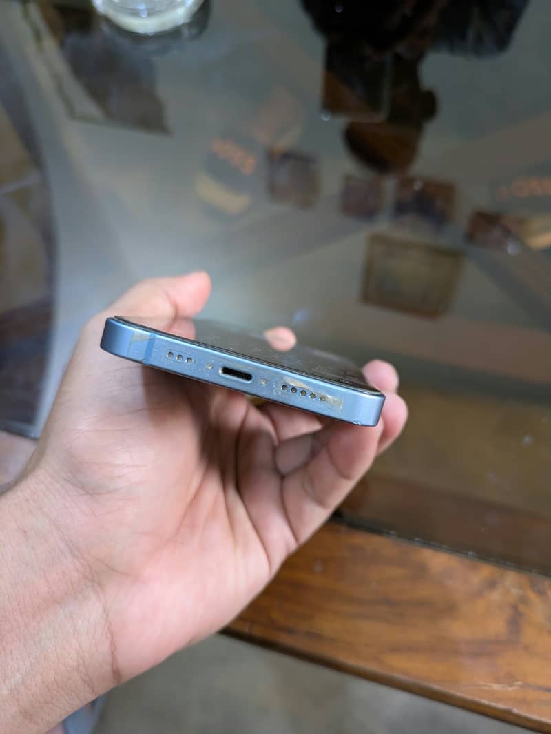 iPhone 14 4