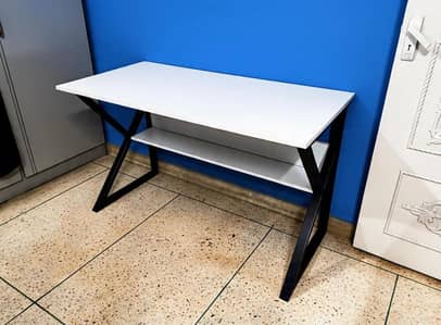 Gaming desk/table