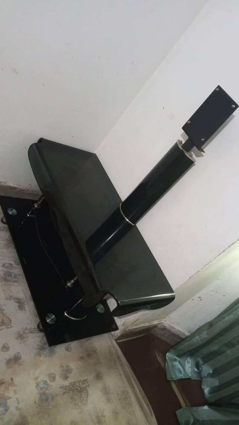 LCD trolli 1