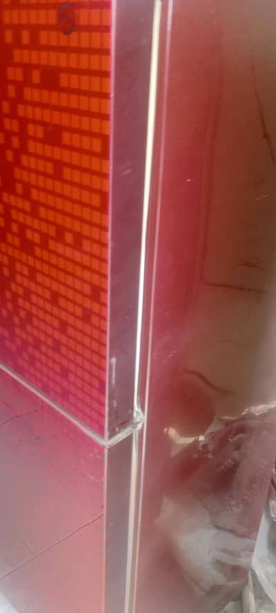 A one pel refrigerator