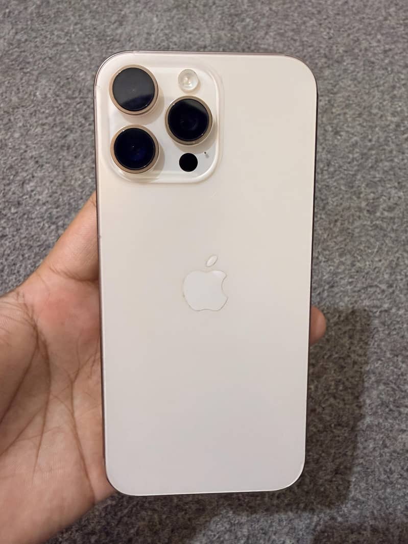 Apple iPhone 16 Pro Max 3