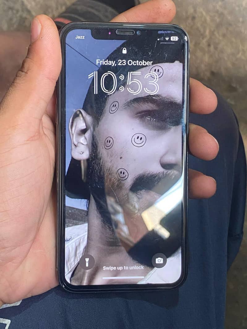 Apple iPhone X 4