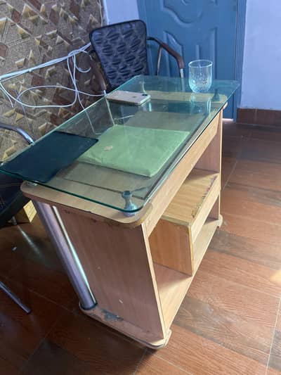 Wooden table high quality