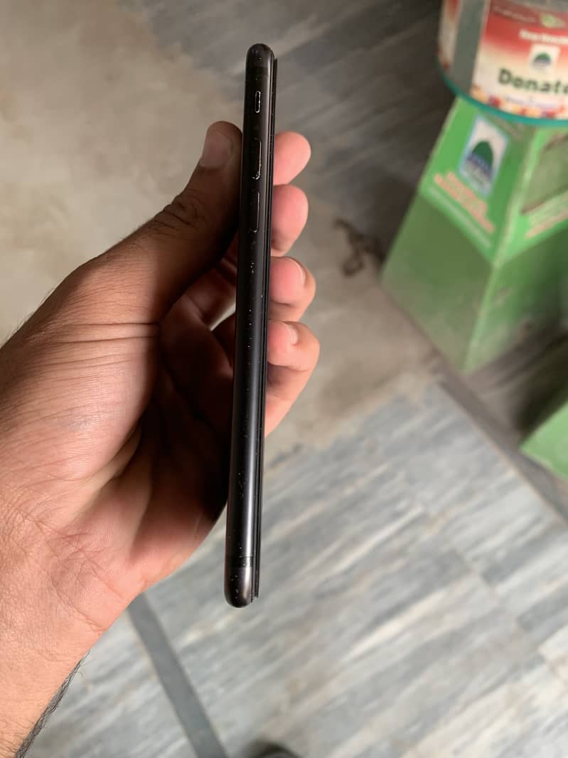 Apple iPhone 7 0