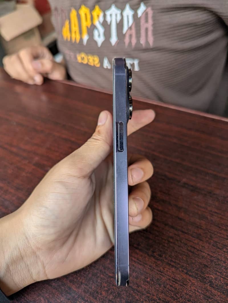 Apple iPhone 14 Pro 2