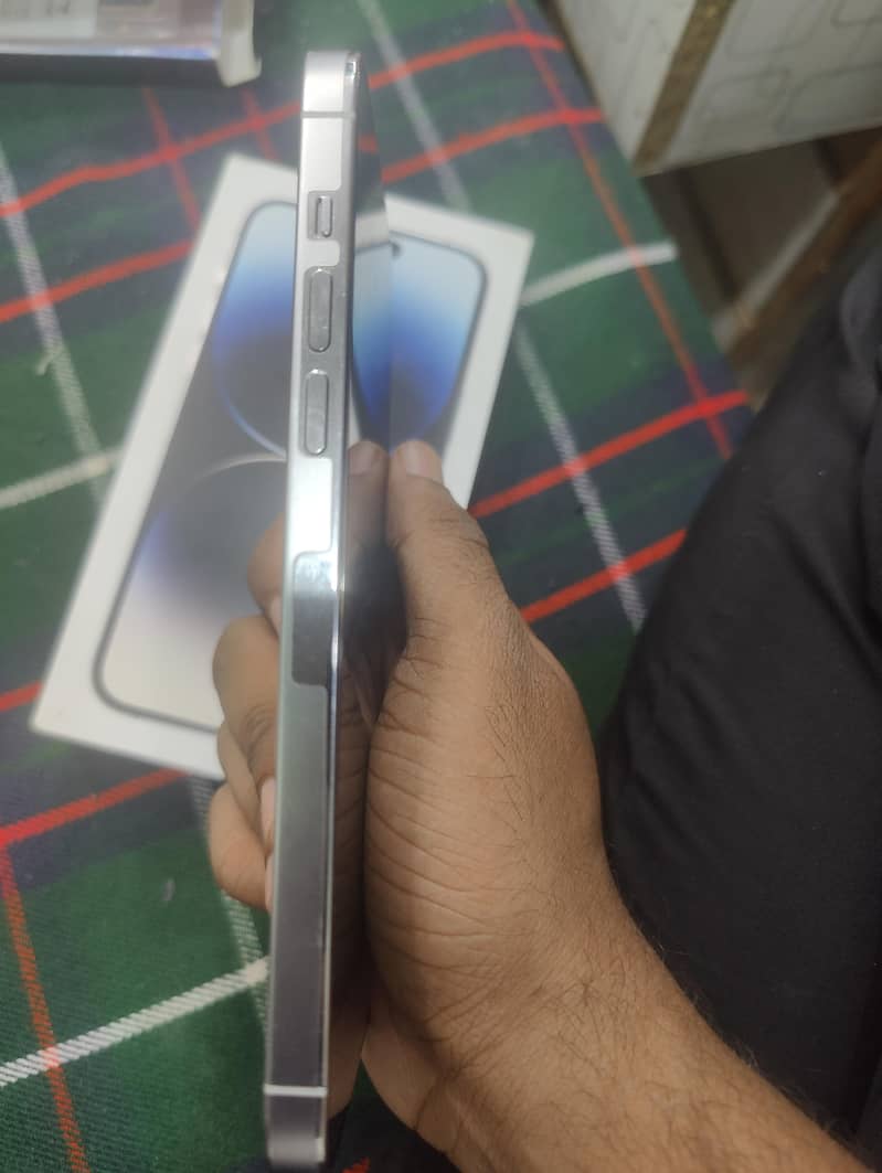 Apple iPhone 14 Pro Max 2