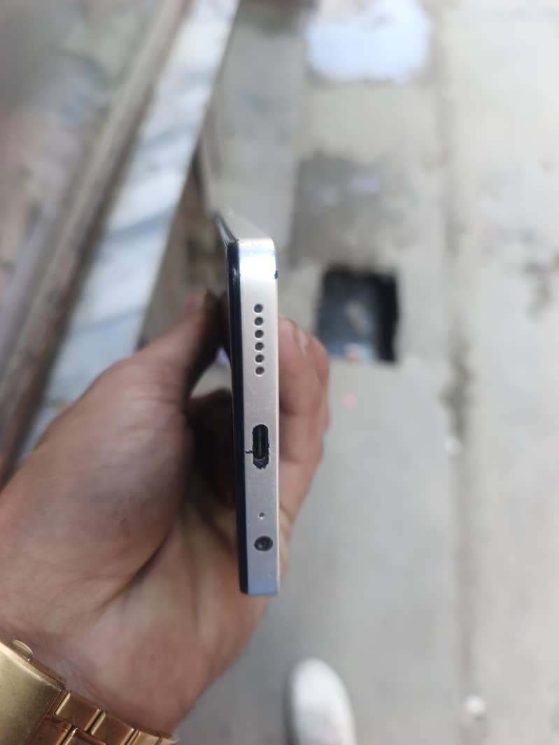 Tecno Spark 10 Pro 4