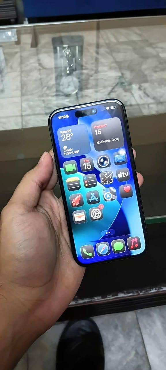 Apple iPhone 16 3