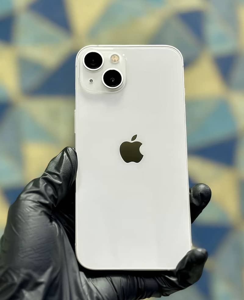 Apple iPhone 13 1
