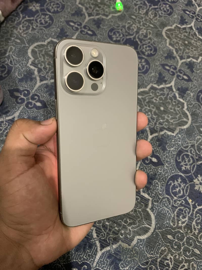 Apple iPhone 15 Pro Max 1