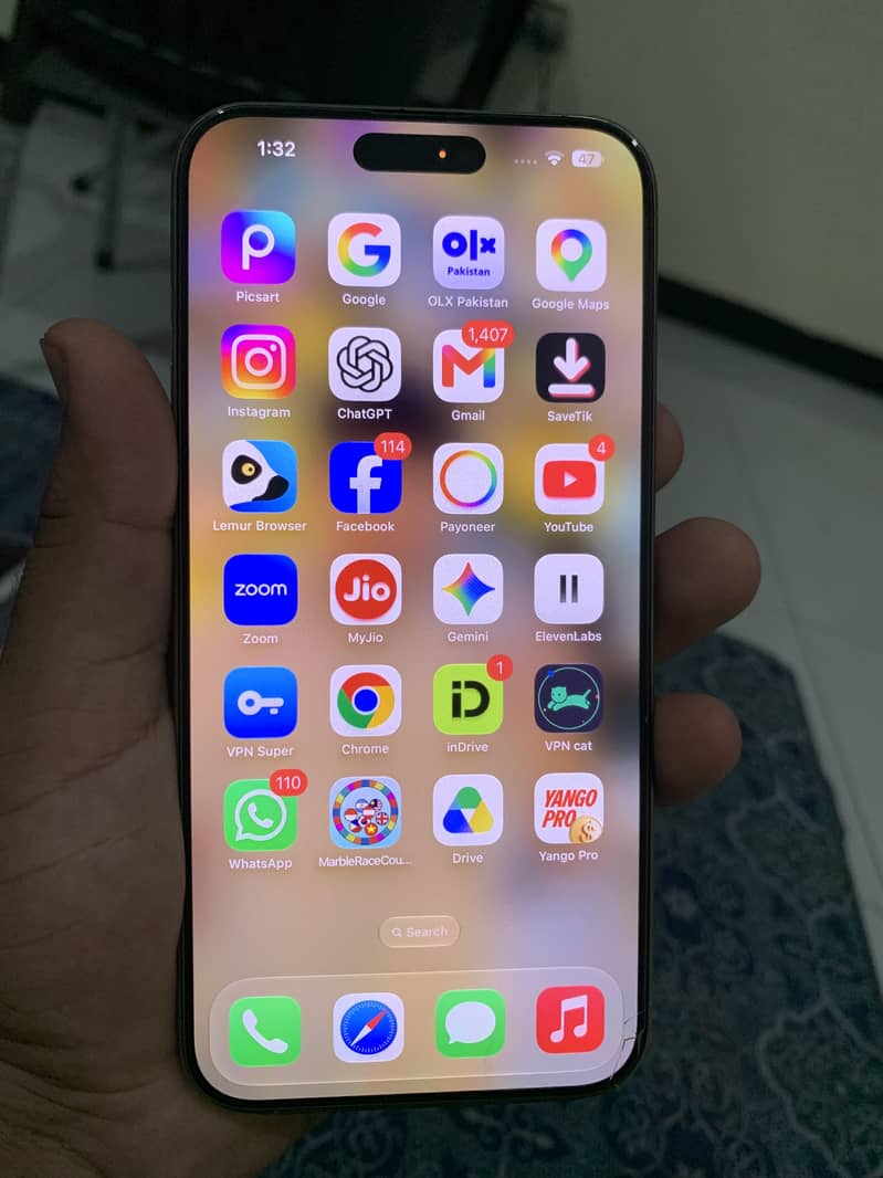 Apple iPhone 15 Pro Max 2