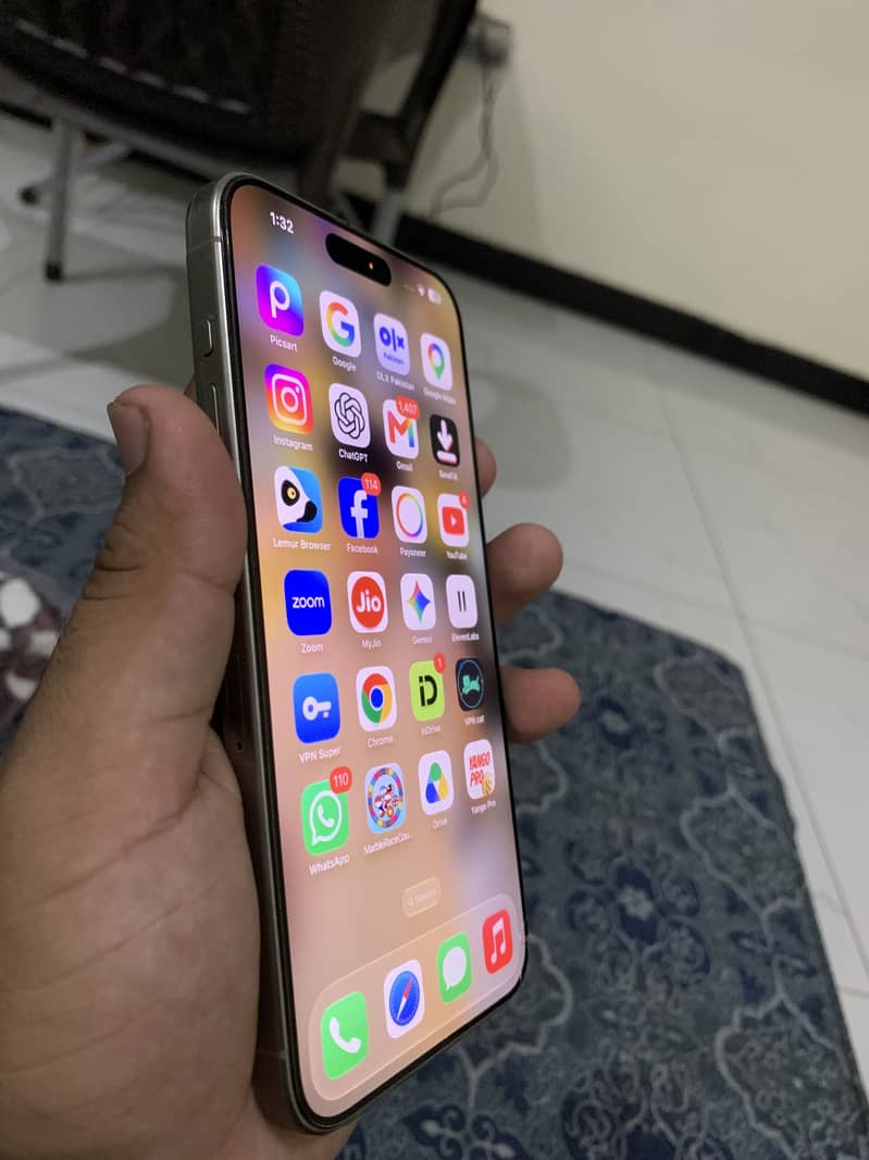 Apple iPhone 15 Pro Max 5
