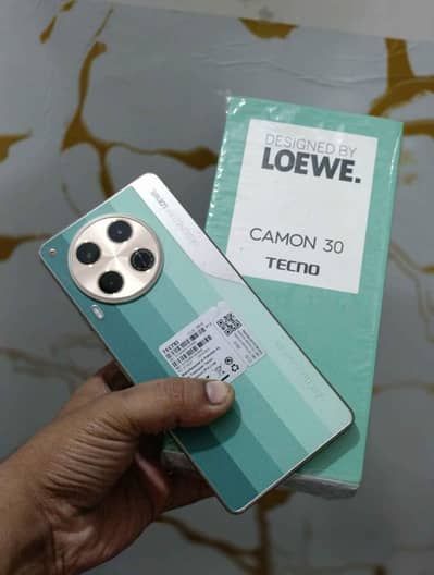 Tecno Camon 30.      With Box only.    (0301-6502728)