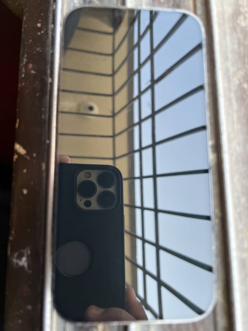 Apple iPhone 14 Pro 3