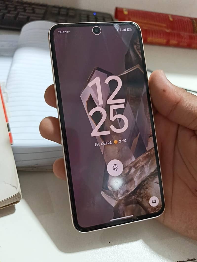 Google Pixel 8 4