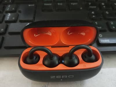 zero zbuds slightly used