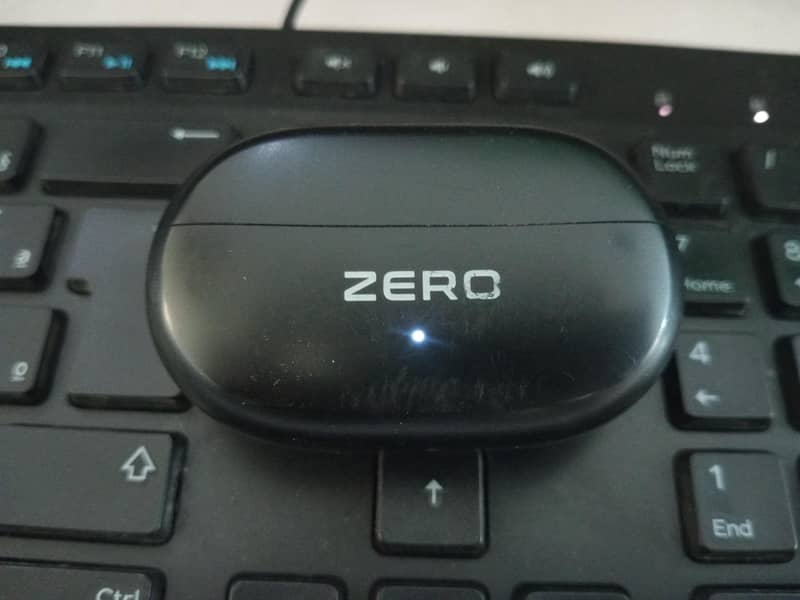 zero zbuds slightly used 1