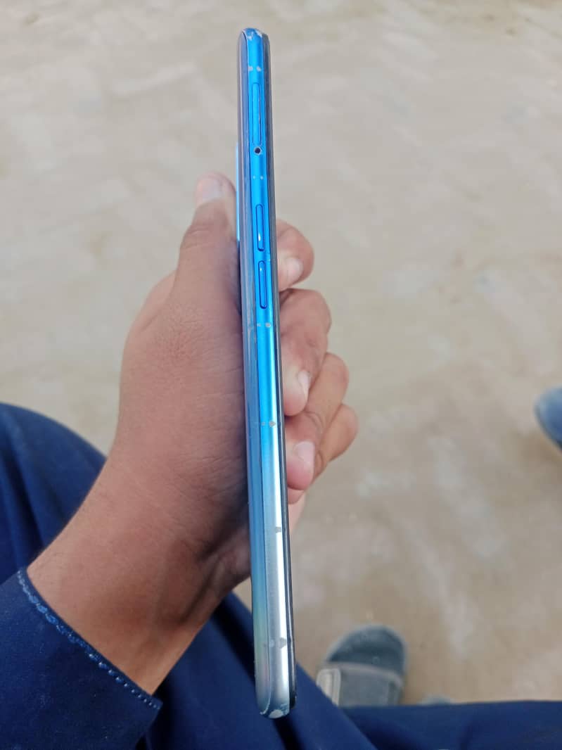 OPPO A54 4