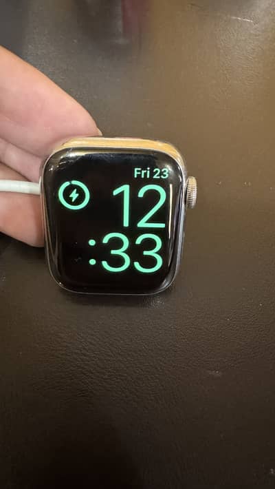 Apple watch series 8