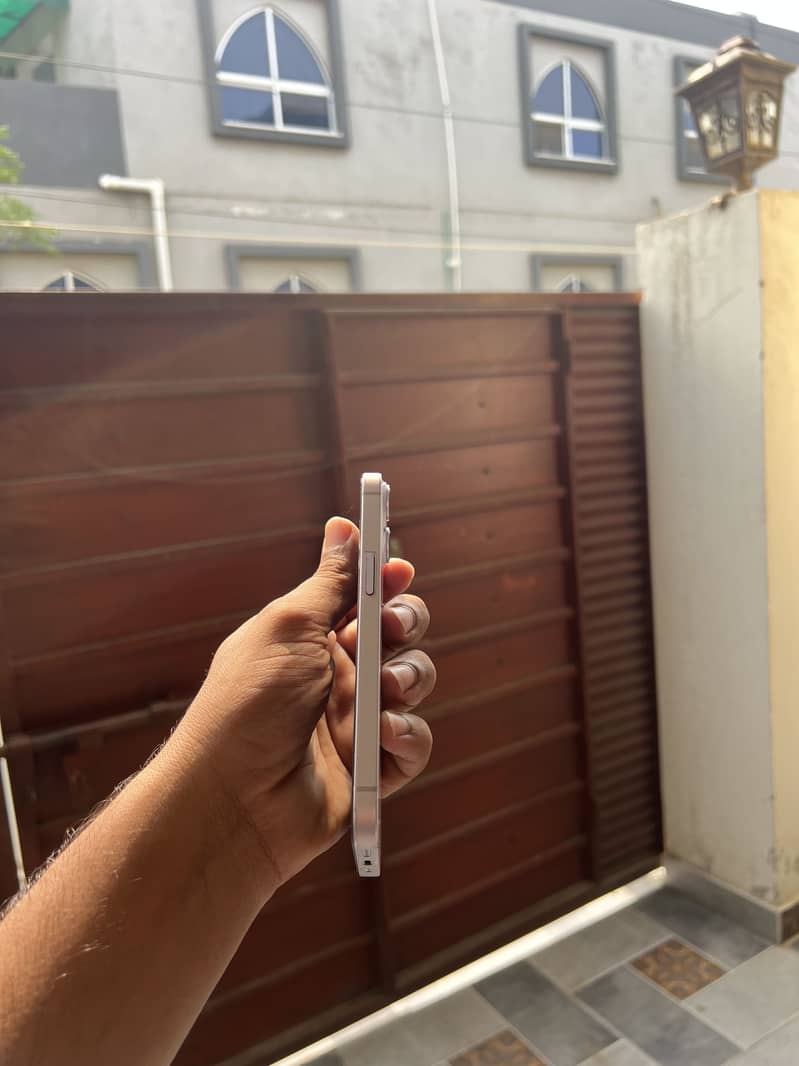 Apple iPhone 14 2