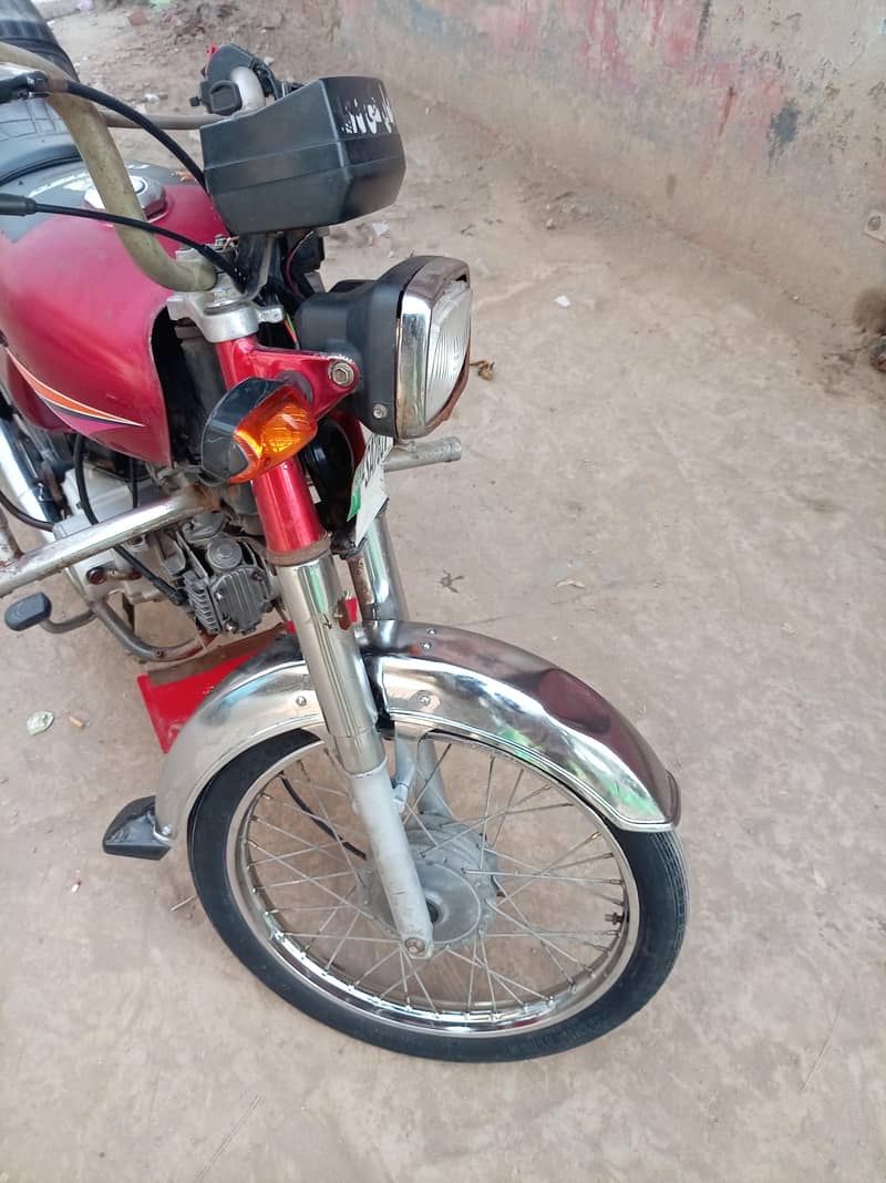 Honda CD 2003 Model fsd num 4