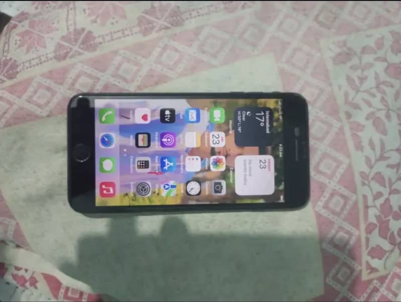 Apple iPhone 7 Plus 1