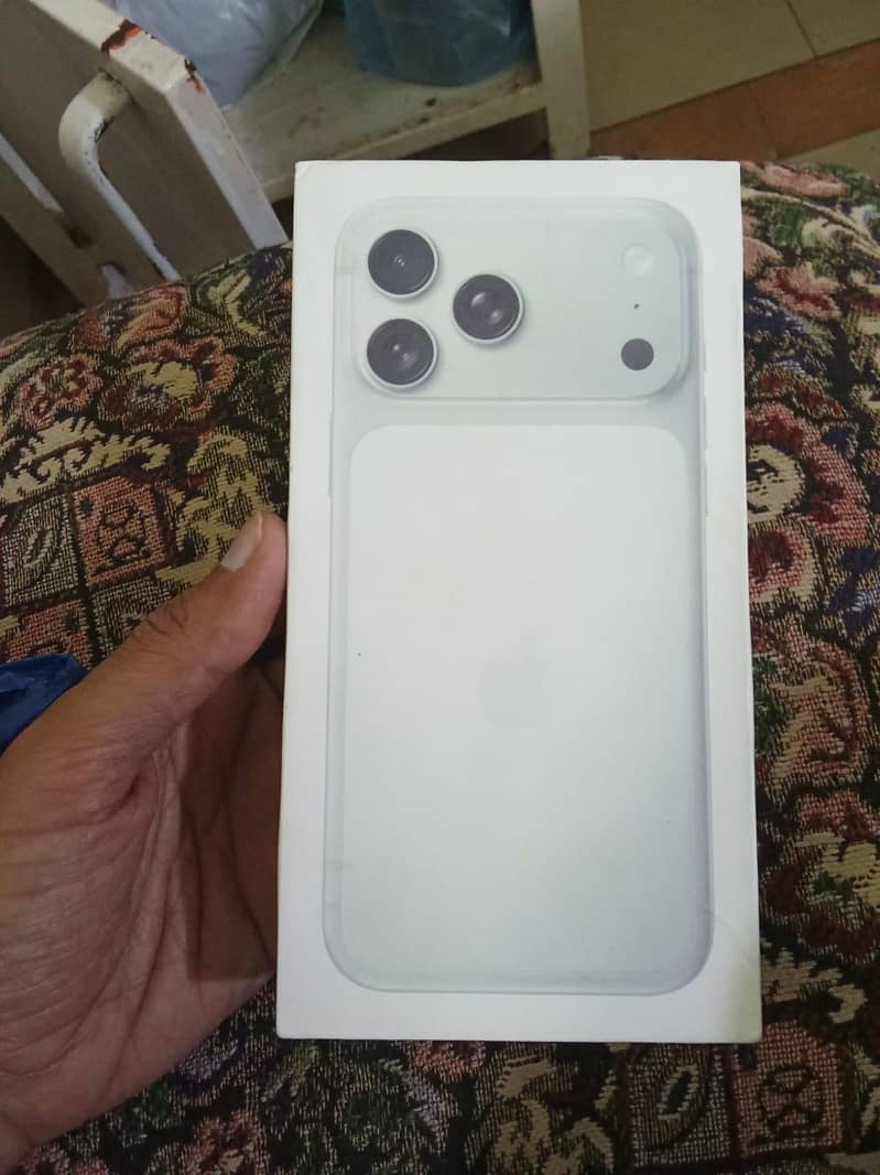 Apple iPhone 17 Pro Max 3