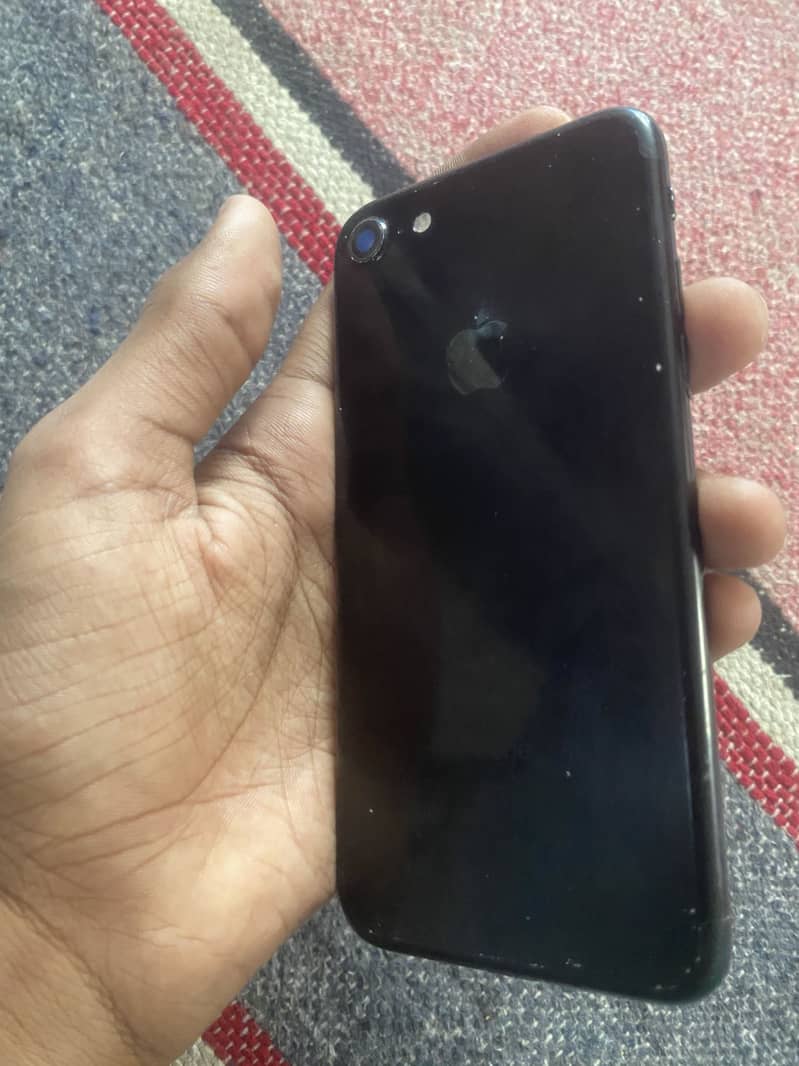 Apple iPhone 7 1