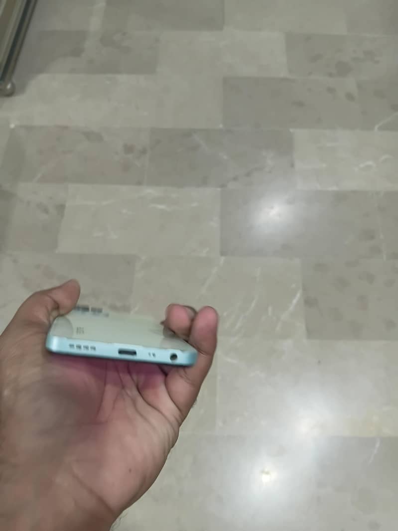 Realme C35 3