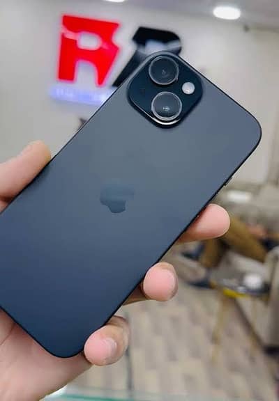 Apple iPhone 15 box open 50 cycle count