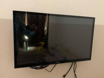 china ips panel 32 inch good condition with front glass urgent sale
