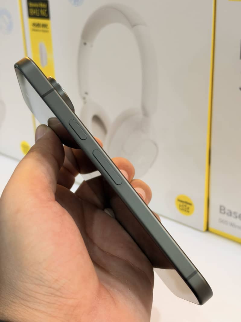 Google Pixel 10 3