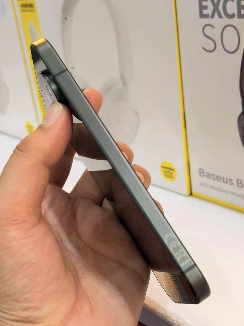 Google Pixel 10 4