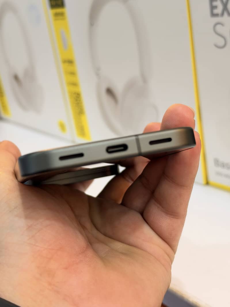 Google Pixel 10 5