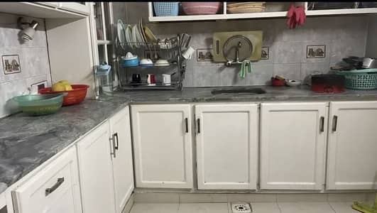Girls Paying Guest Facility
