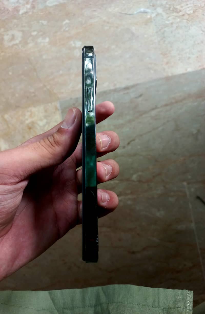 Apple iPhone 12 Pro 2