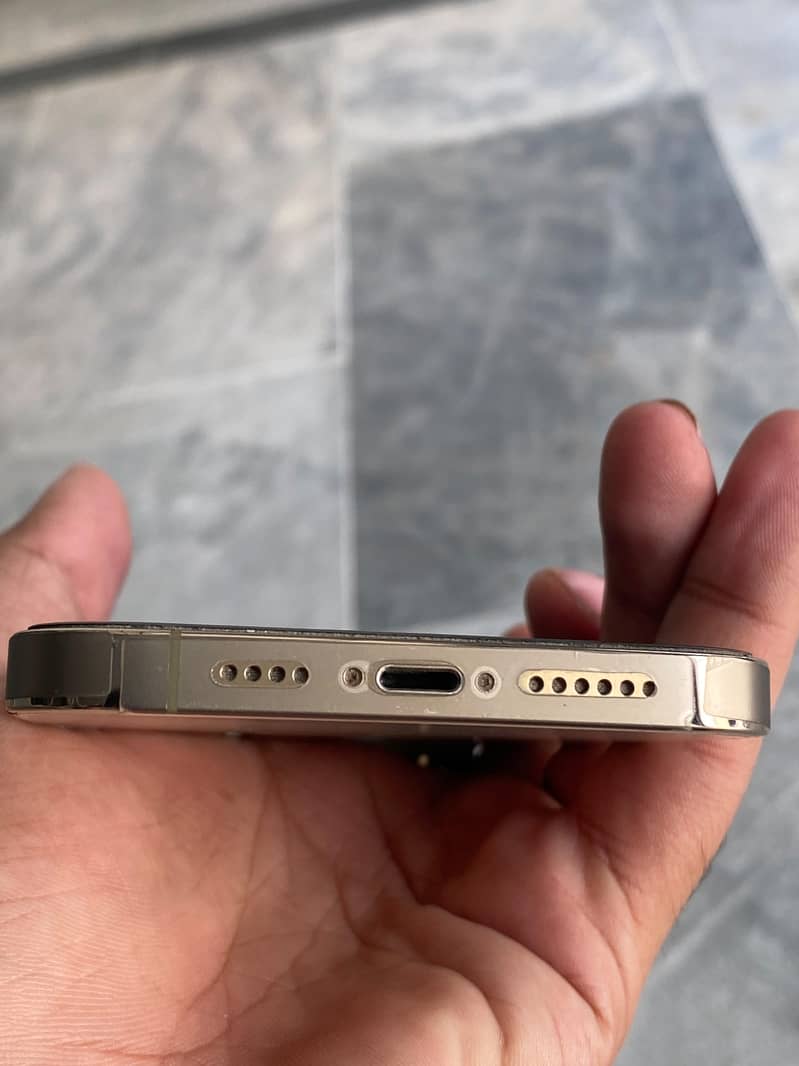 Apple iPhone 14 Pro Max 5