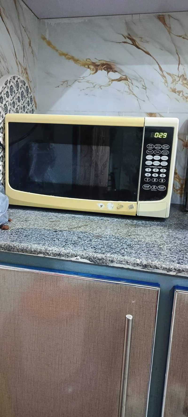 Microwave Oven Small 0