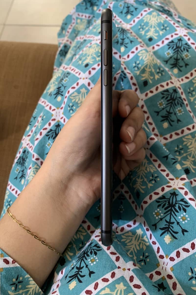 Apple iPhone 8 Plus 2