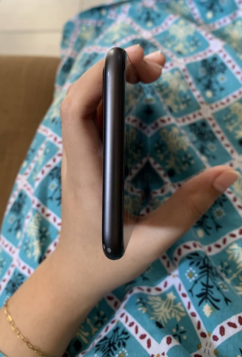 Apple iPhone 8 Plus 3