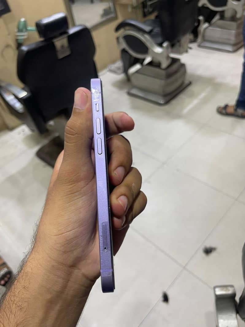 Apple iPhone 12 1