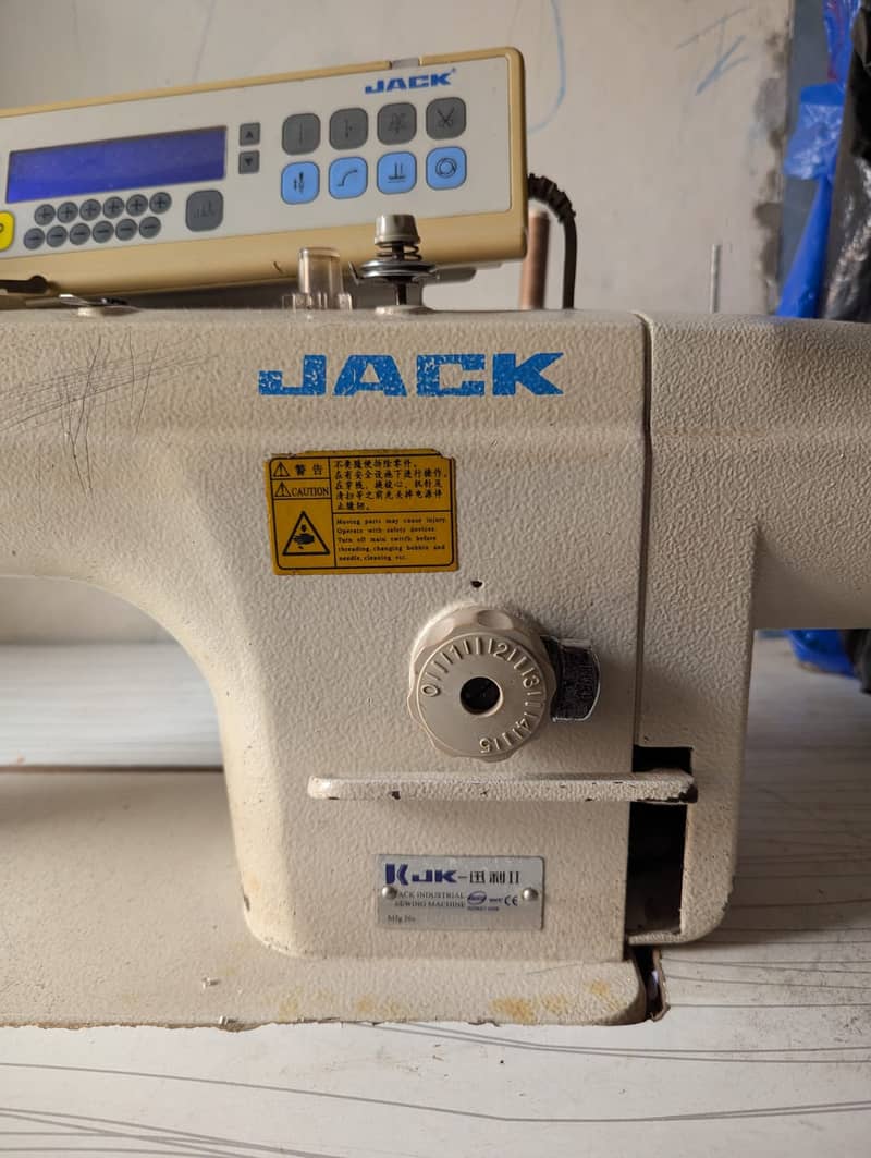 Jack machine with computer 2