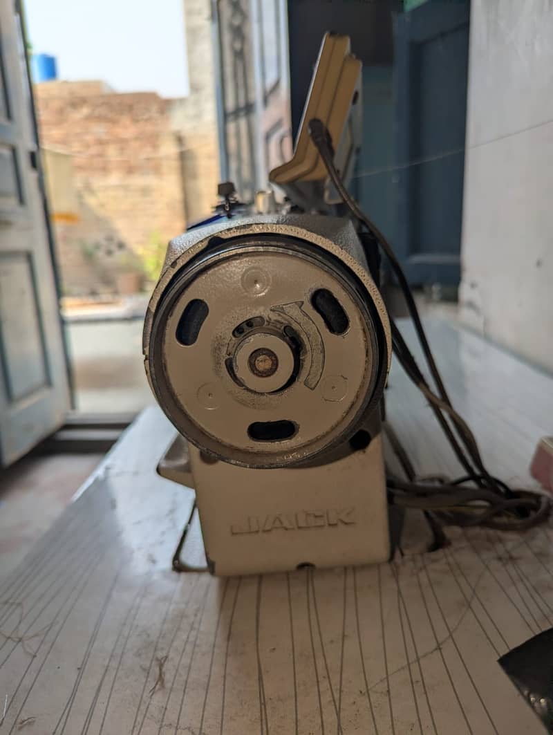 Jack machine with computer 4
