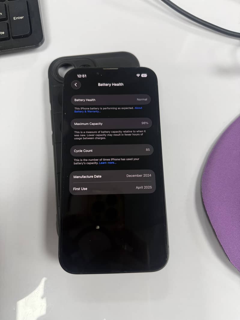 Apple iPhone 16e 1