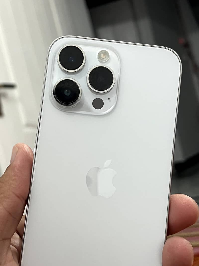 Apple iPhone 14 Pro Max 0