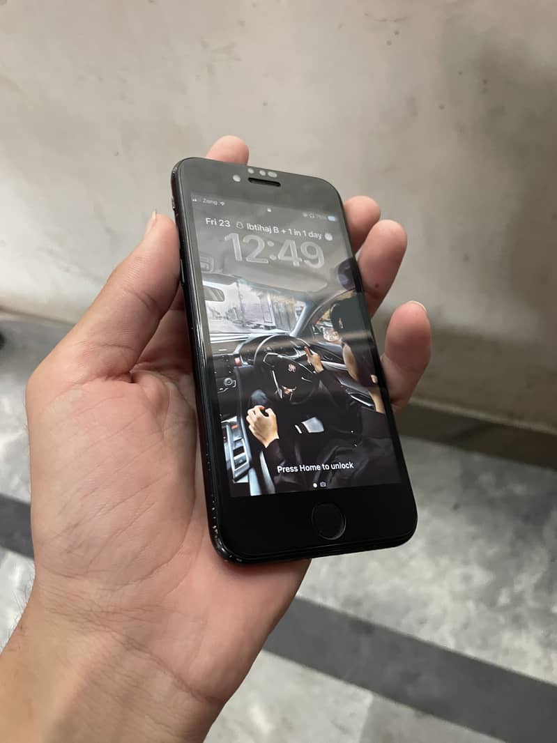 Apple iPhone SE2020 1