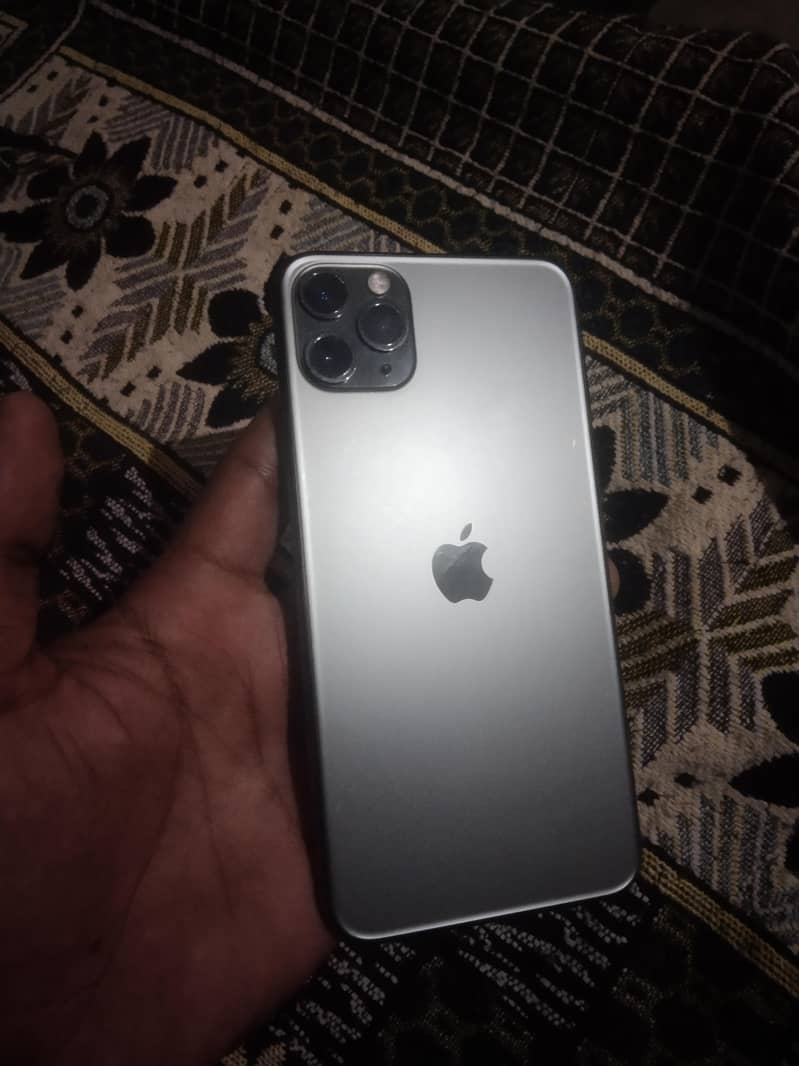 Apple iPhone 11 Pro Max 3