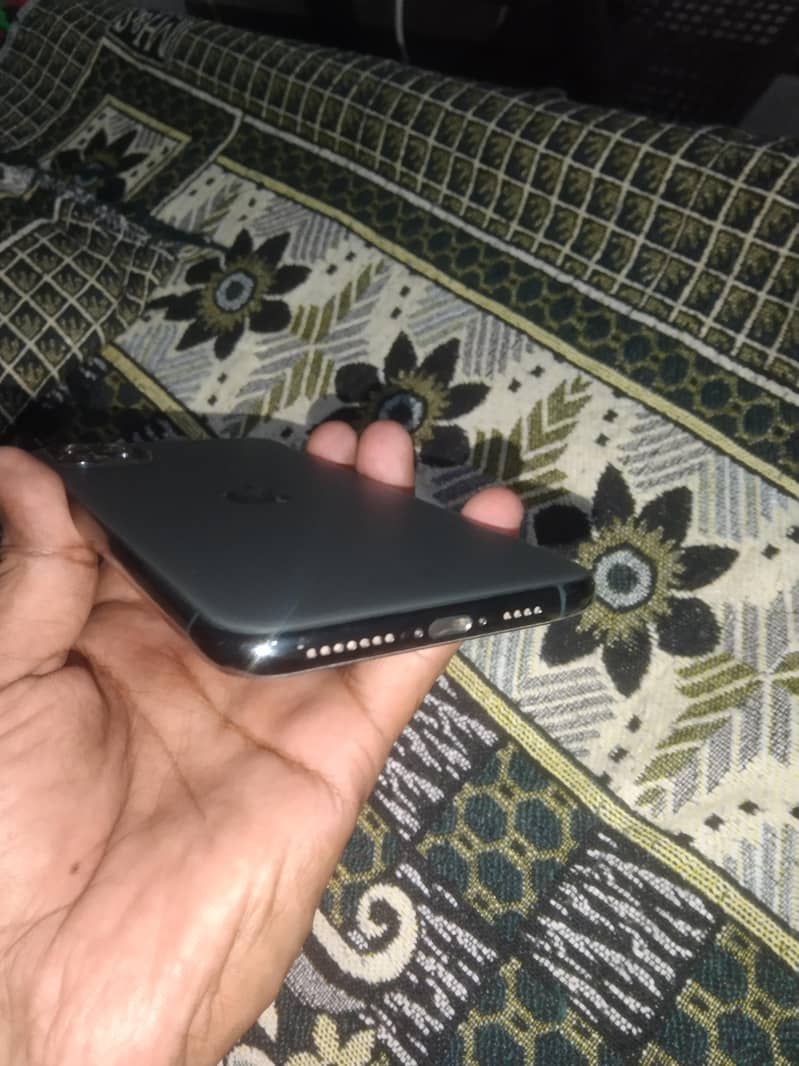 Apple iPhone 11 Pro Max 5