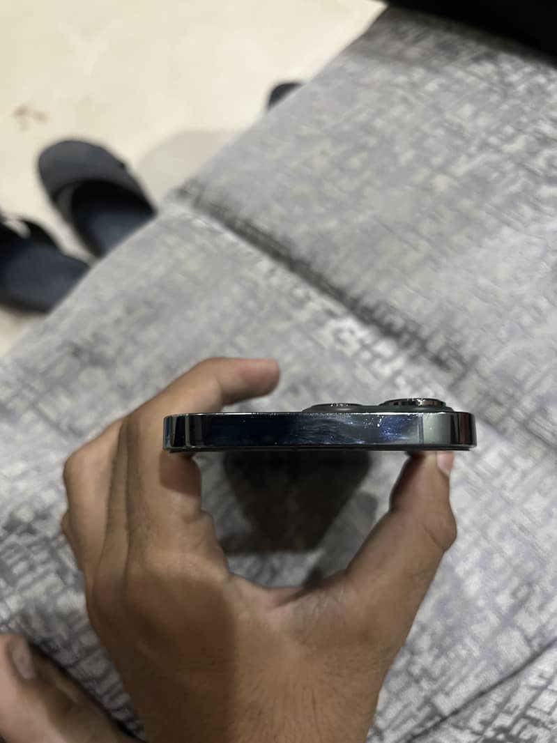 Apple iPhone 13 Pro 10/9.5 condition 3